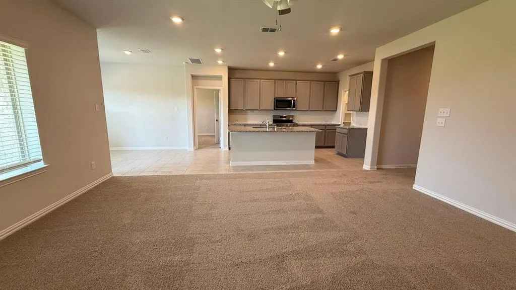 820 JACQUELYN DR