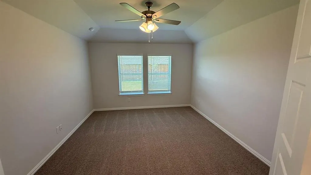 820 JACQUELYN DR
