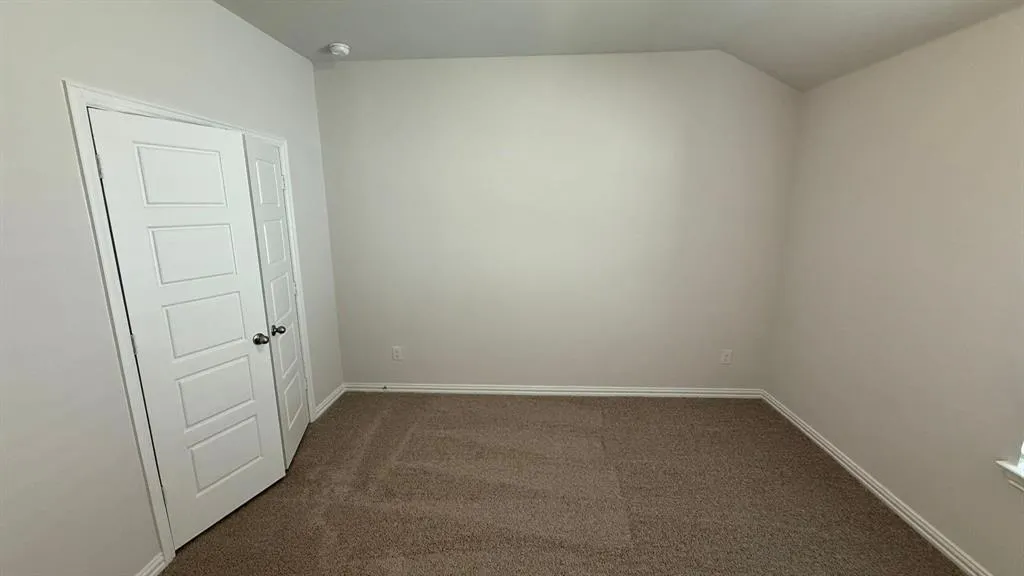 820 JACQUELYN DR