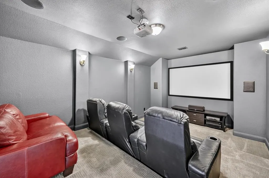 810 Walworth Drive