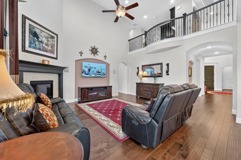810 Walworth Drive