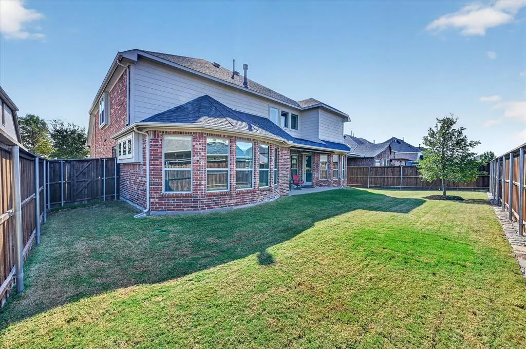 810 Walworth Drive