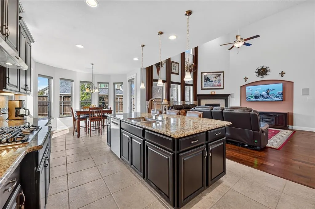 810 Walworth Drive