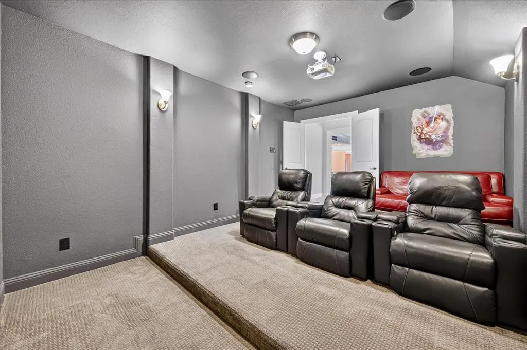 810 Walworth Drive