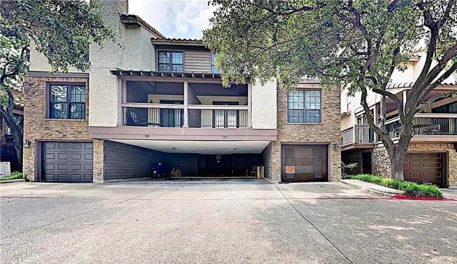 336 Melrose Drive #5D