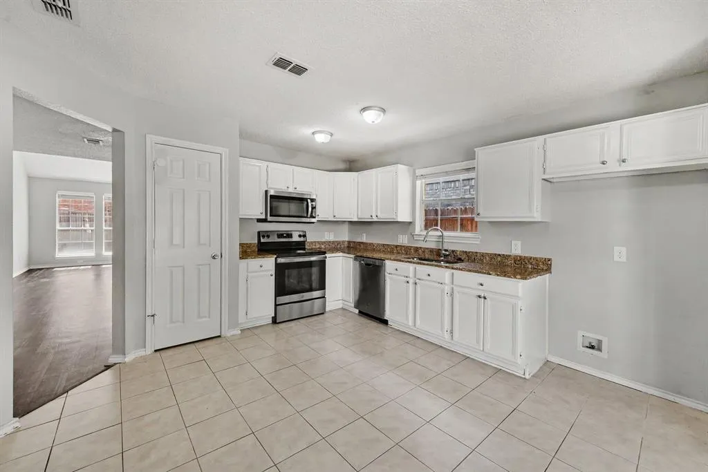 708 Willow Oak Drive