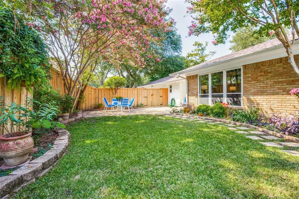 827 Teakwood Place