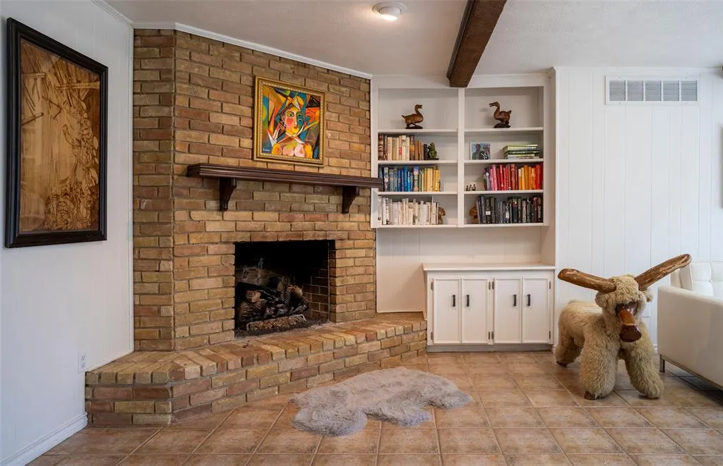 827 Teakwood Place
