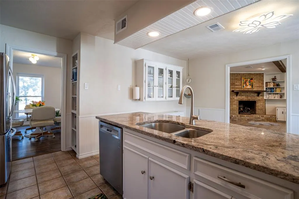 827 Teakwood Place