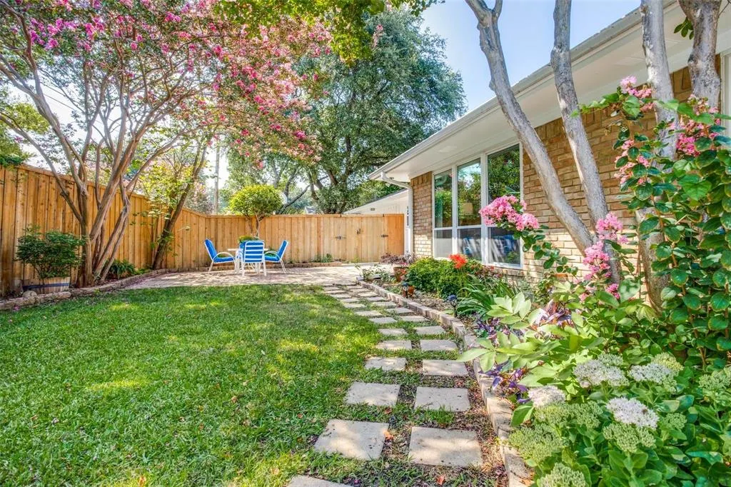 827 Teakwood Place