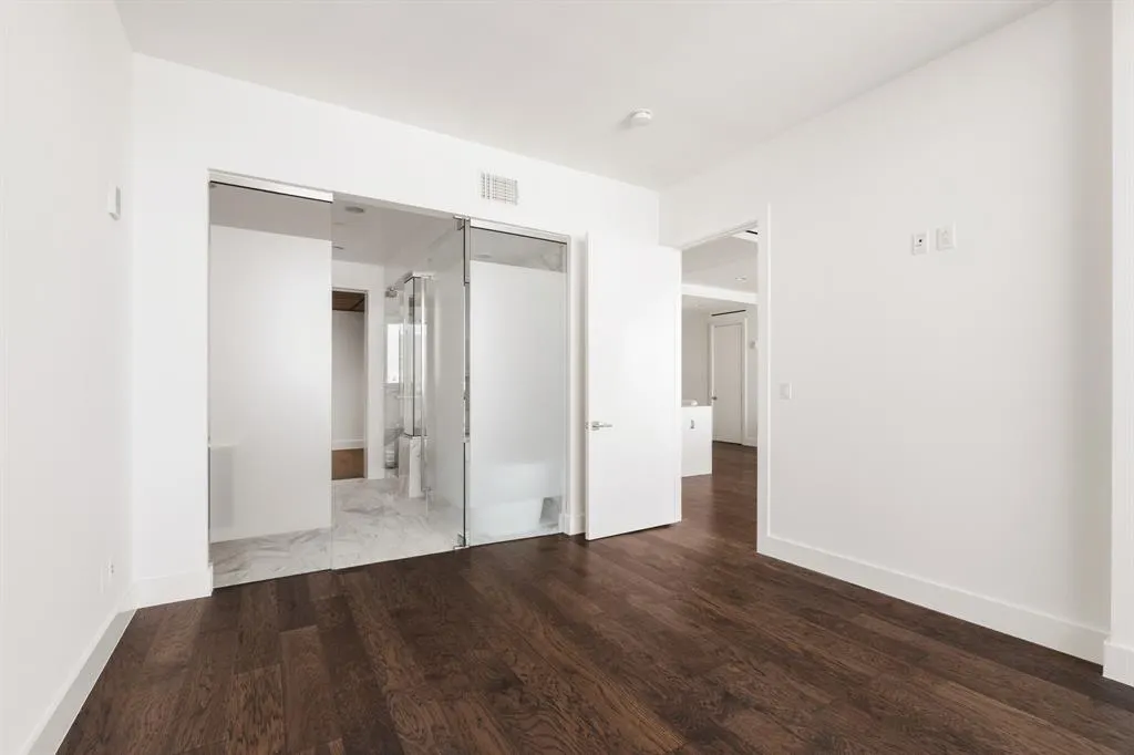 3130 N Harwood Street #1805