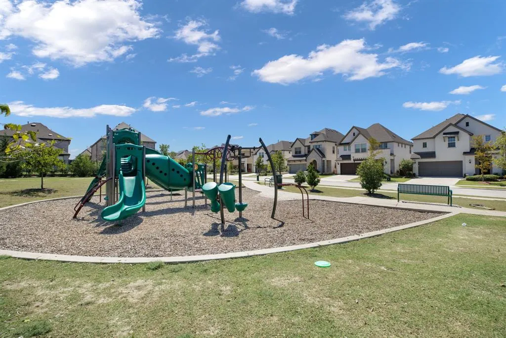 1456 Kit King Drive