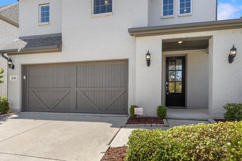 1456 Kit King Drive
