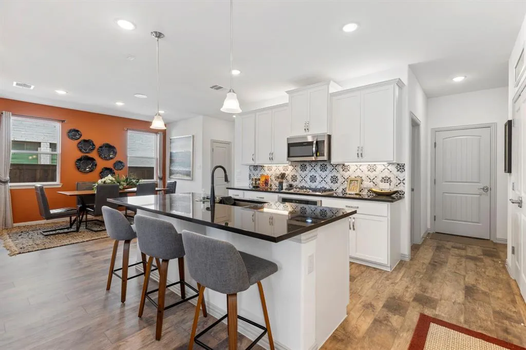 1456 Kit King Drive