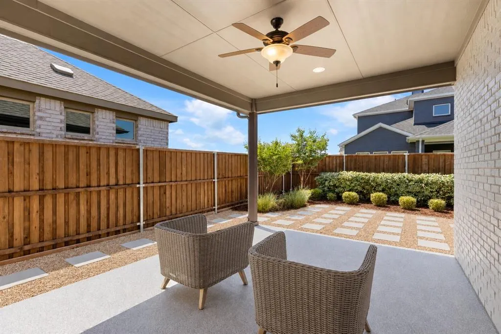 1456 Kit King Drive