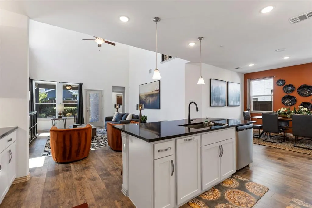 1456 Kit King Drive
