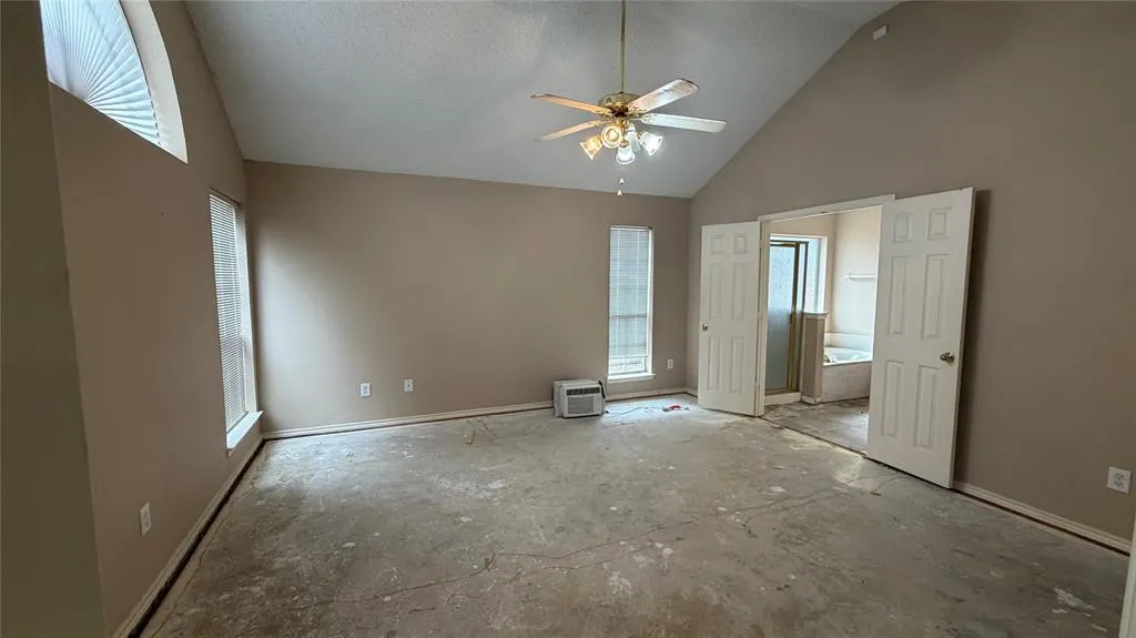 2718 High Pointe Boulevard