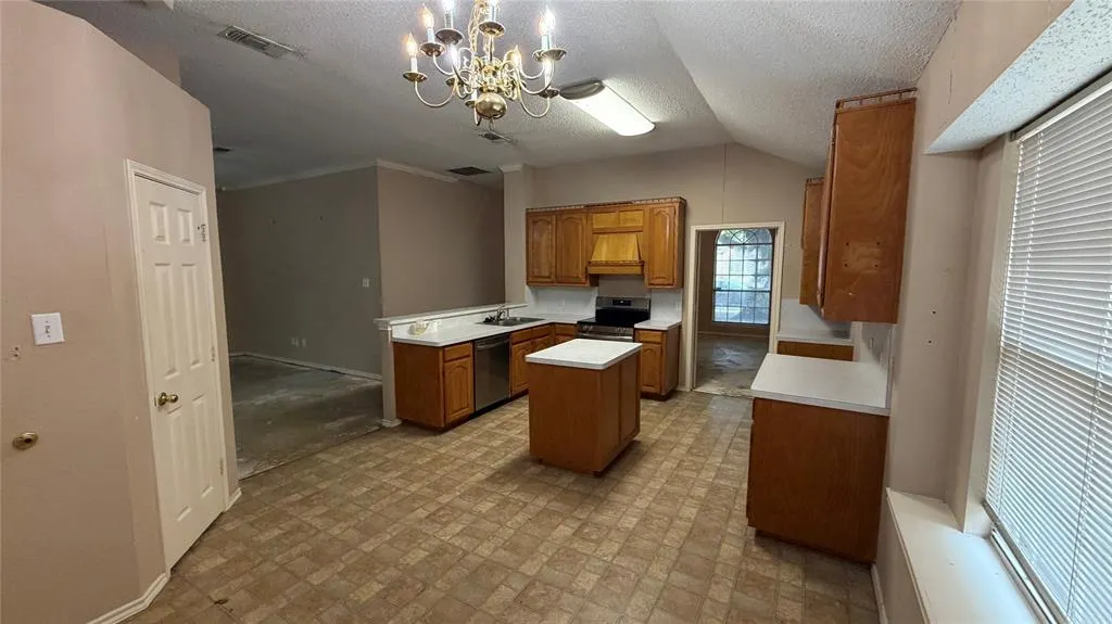 2718 High Pointe Boulevard