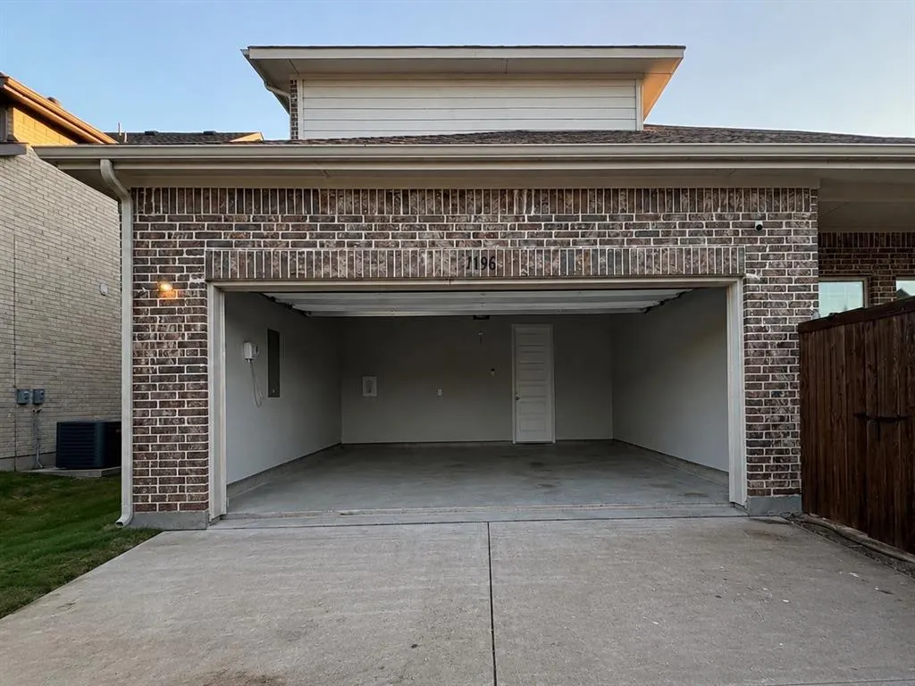 1196 Putnam Drive