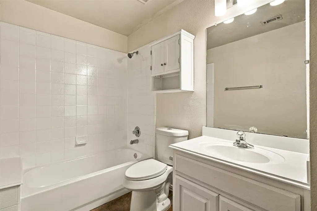 11124 Oliver Lane