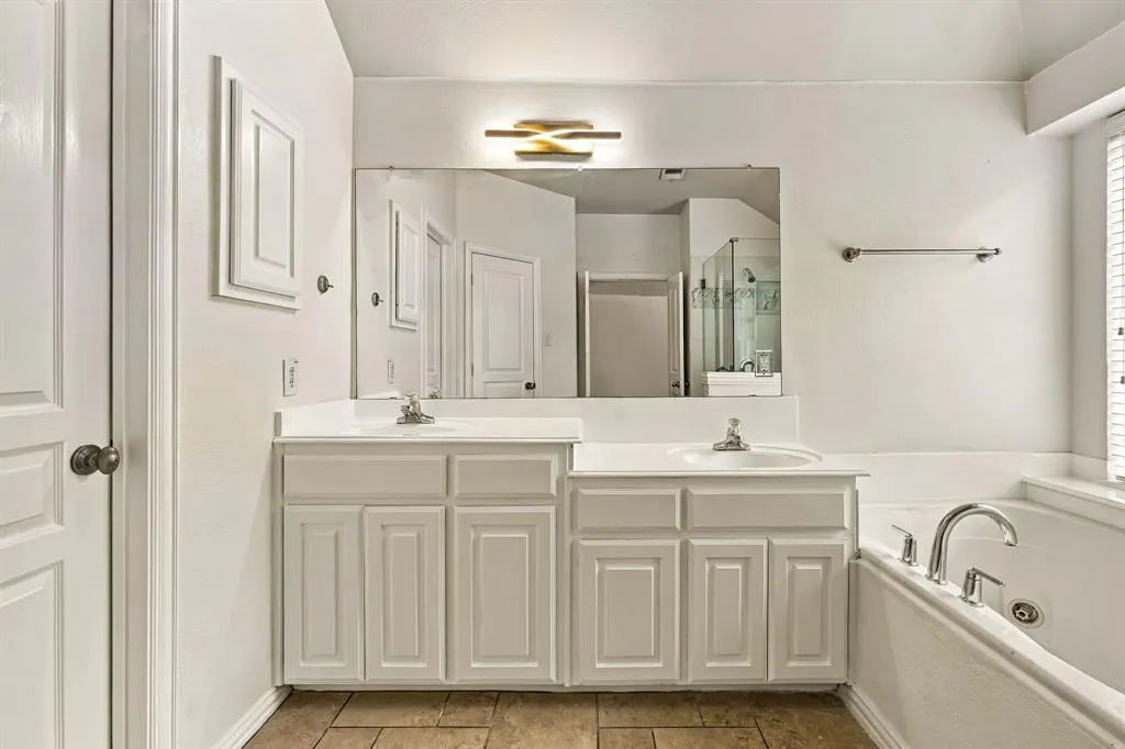 11124 Oliver Lane