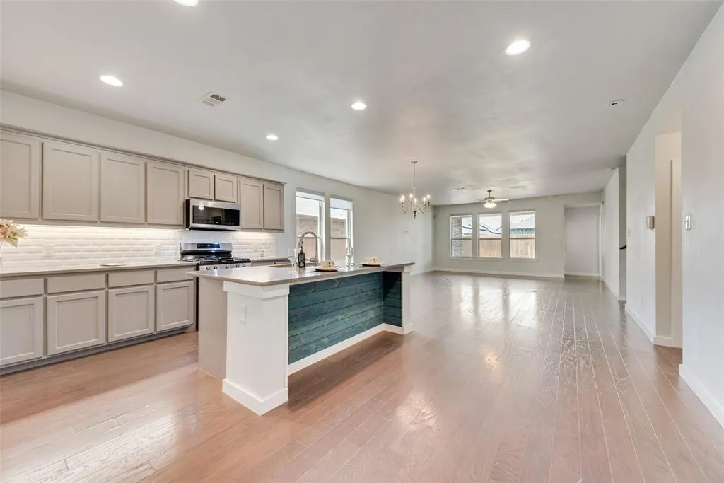 1617 Spoonbill Drive