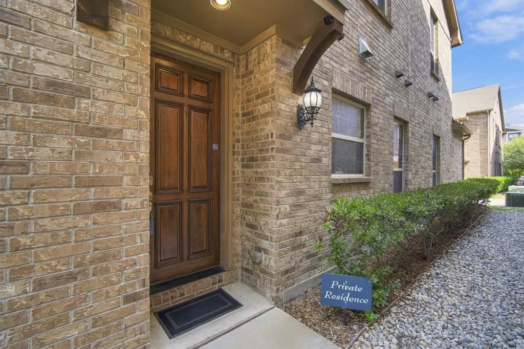 931 Whitehall Drive