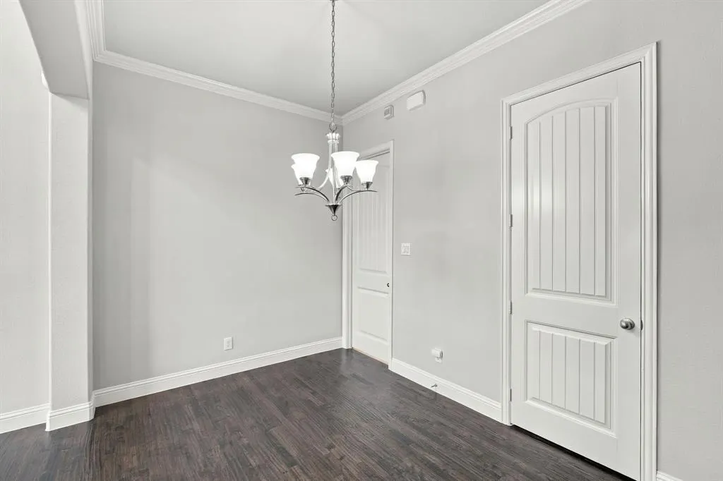 931 Whitehall Drive