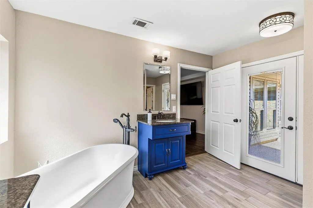 2904 Foxboro Drive