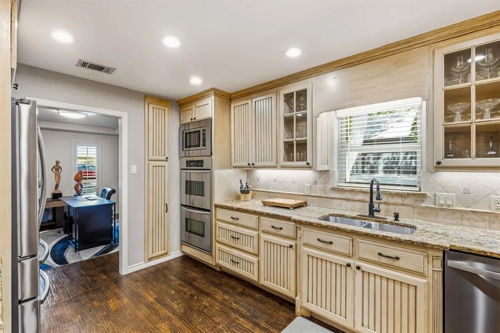 2904 Foxboro Drive