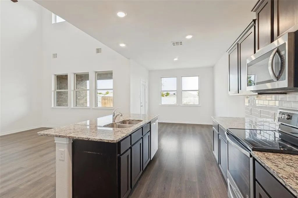 1012 Crepe Myrtle Lane