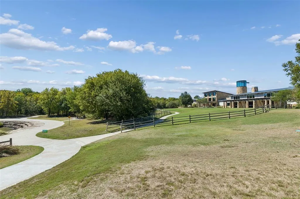 3537 Acropolis Way