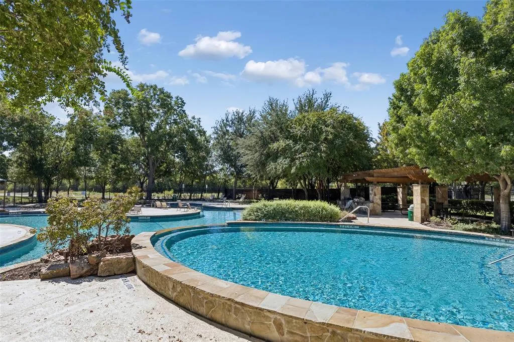 3537 Acropolis Way