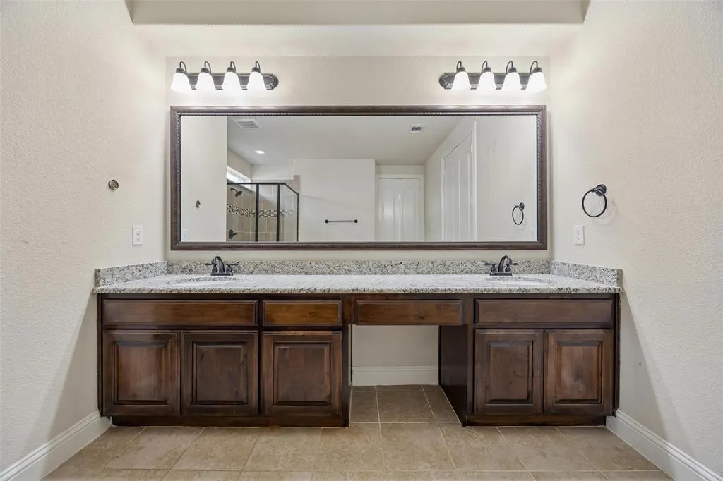 3537 Acropolis Way