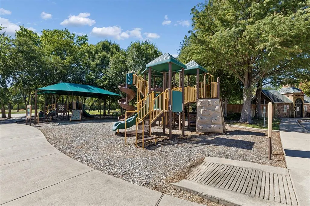 3537 Acropolis Way