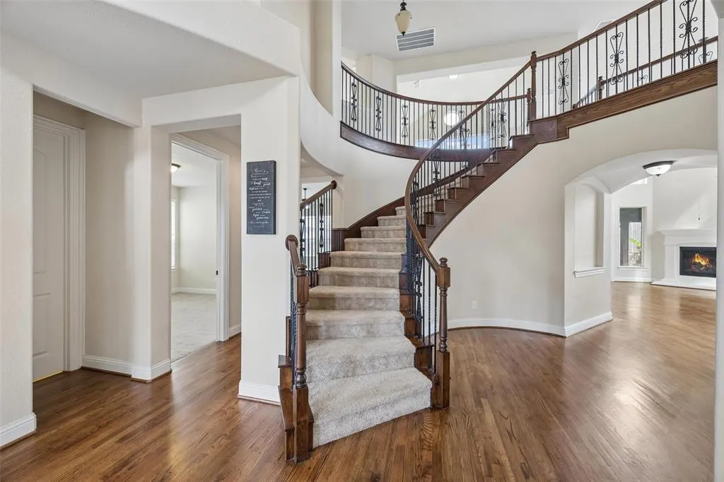 3537 Acropolis Way