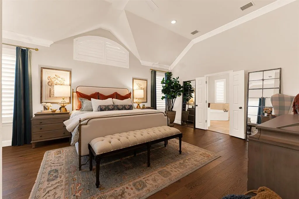 6429 GLENHOLLOW Drive