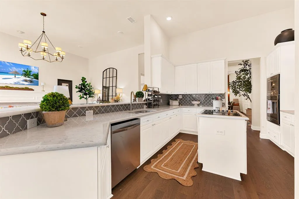 6429 GLENHOLLOW Drive