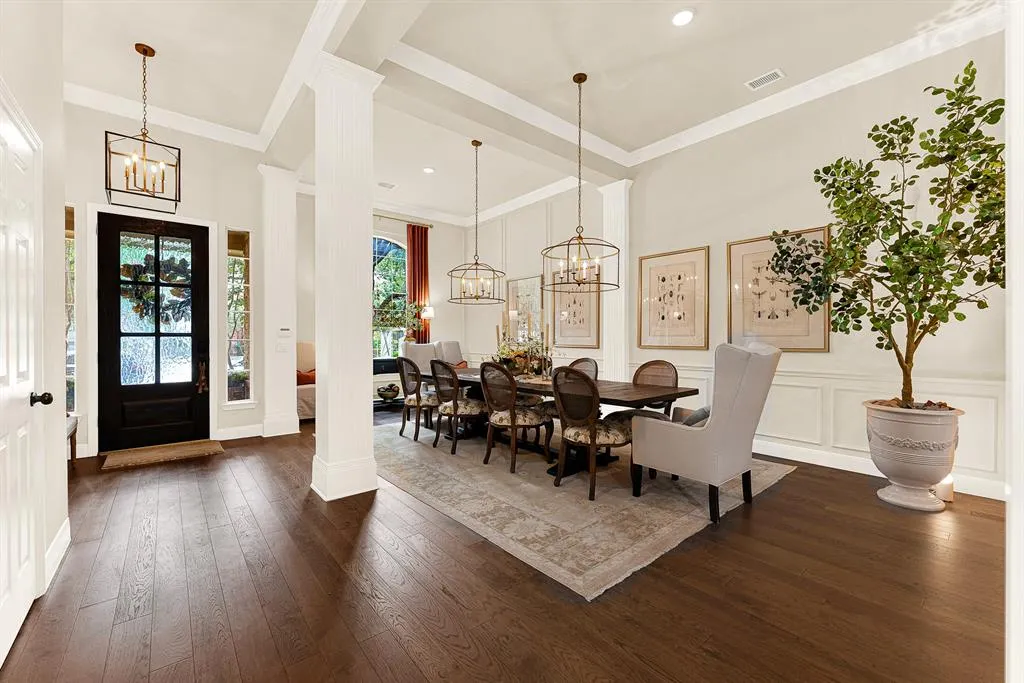 6429 GLENHOLLOW Drive