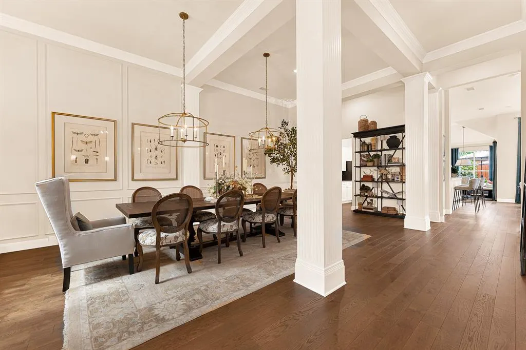 6429 GLENHOLLOW Drive