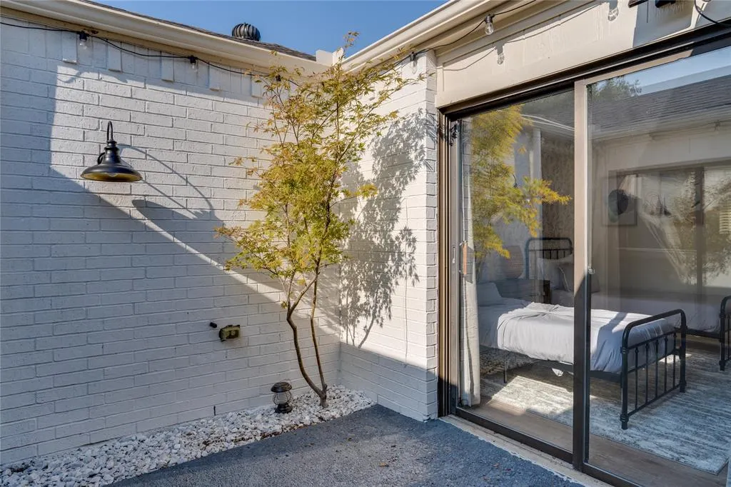 1011 Wimbledon Lane
