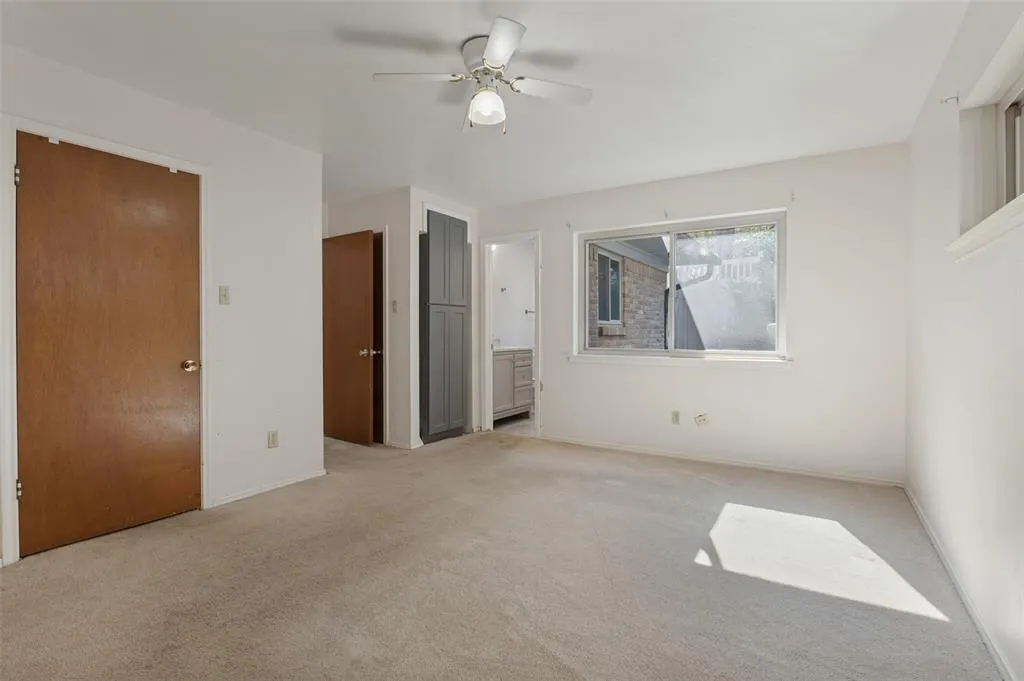 1633 Hanging Cliff Drive