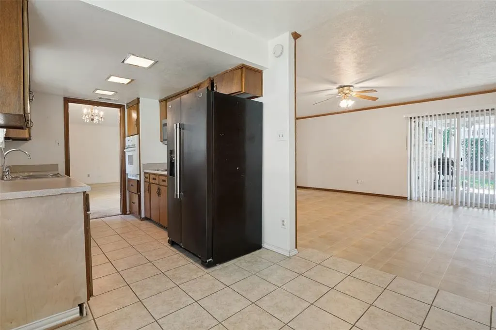 1633 Hanging Cliff Drive
