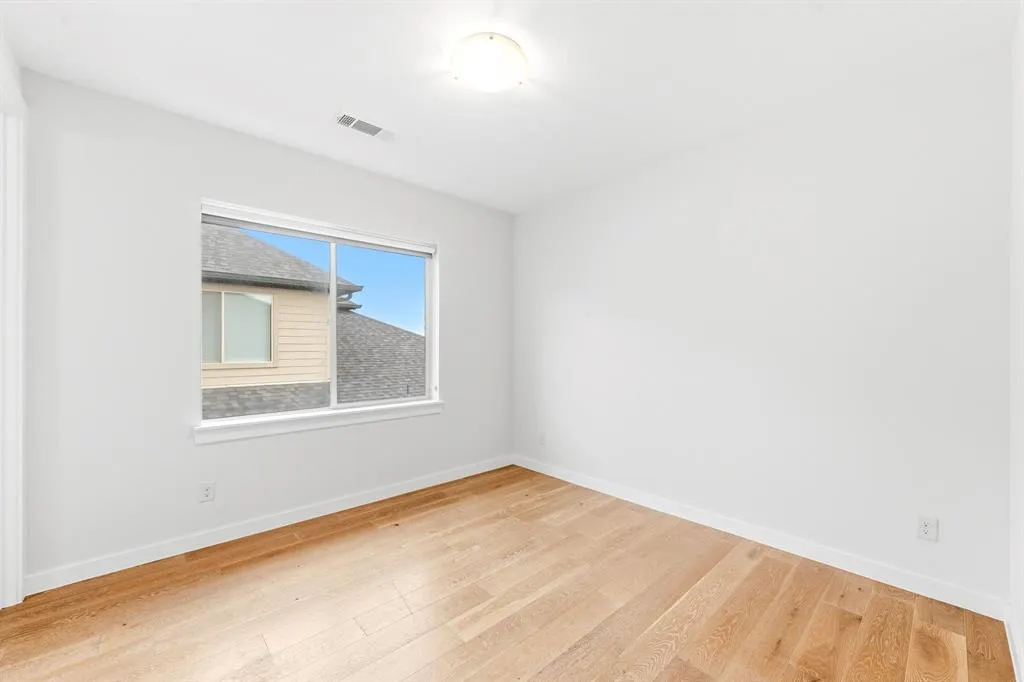 787 Benalla Drive