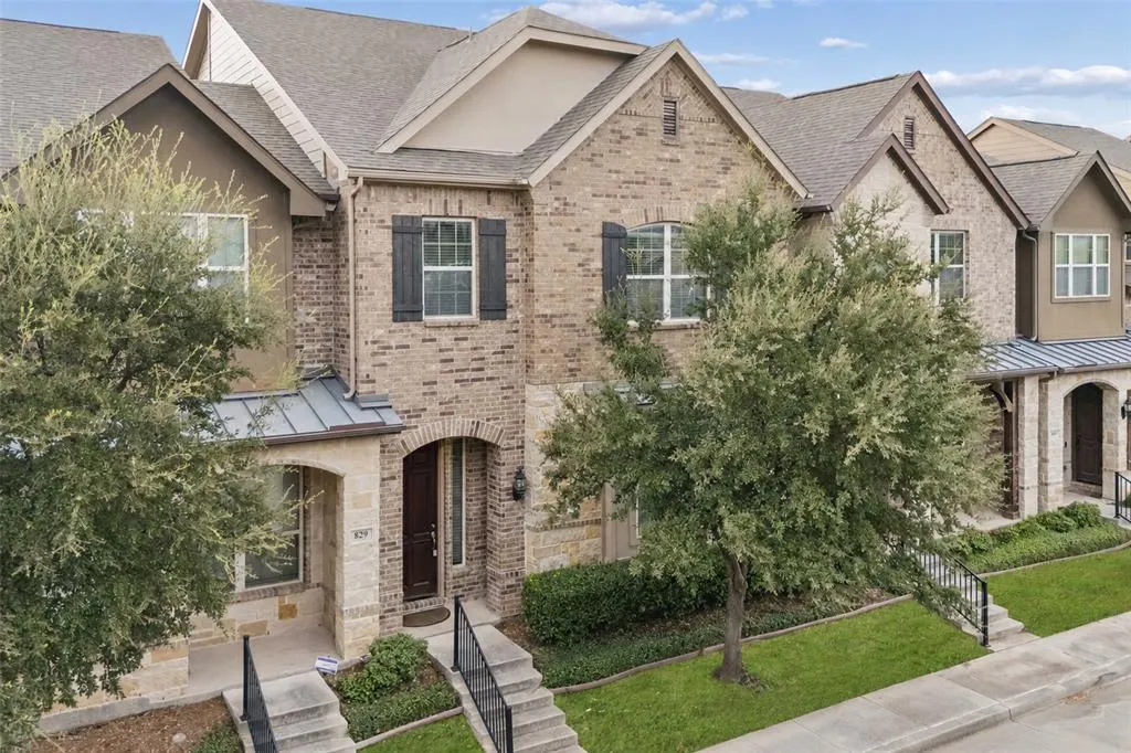 833 Rohan Drive