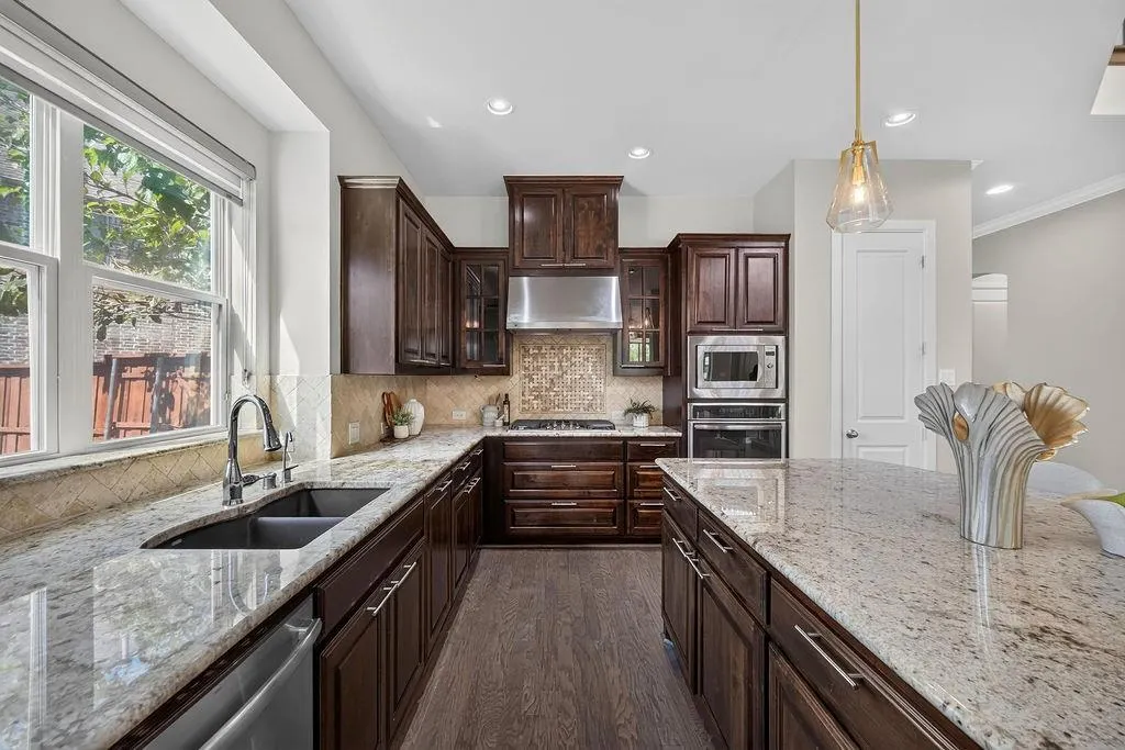 7840 Renderbrook Bend
