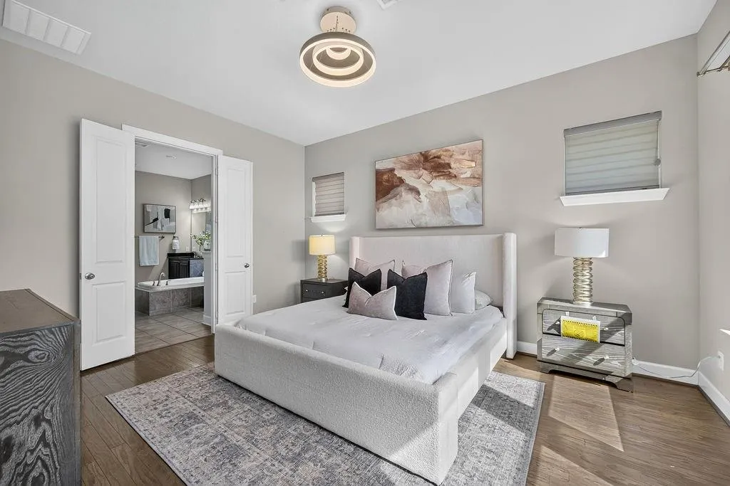 7840 Renderbrook Bend