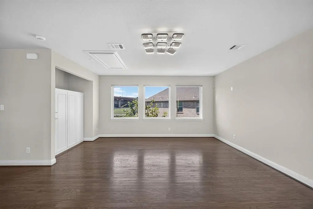 7840 Renderbrook Bend