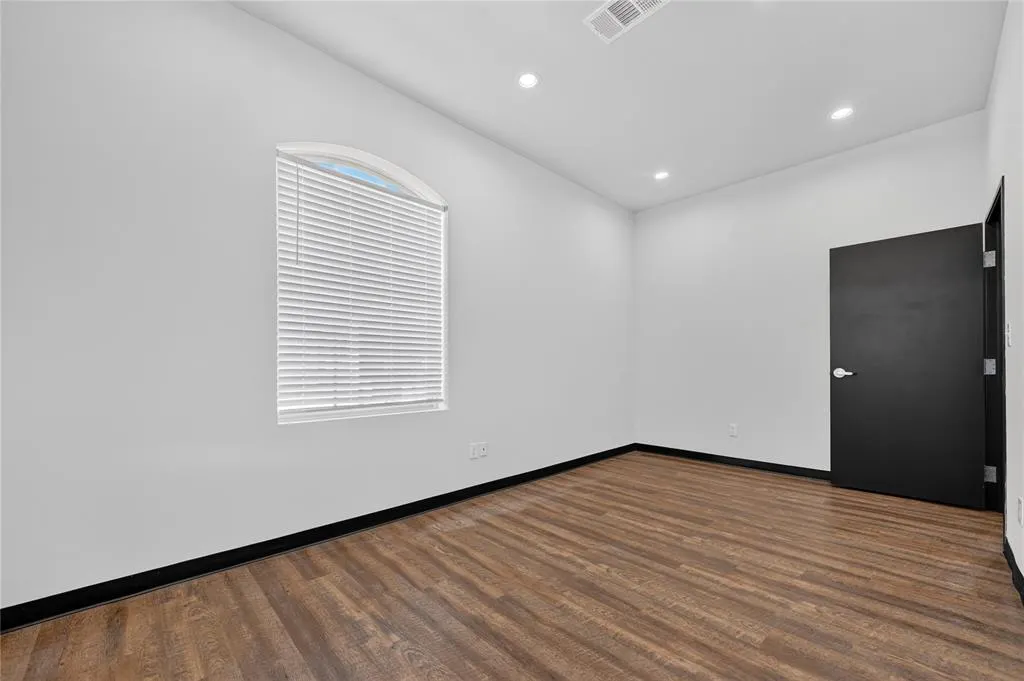 3600 Eldorado Parkway #3