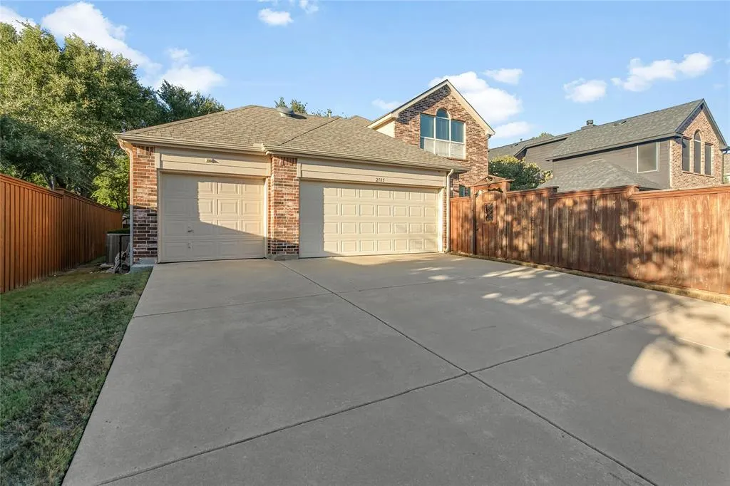 2185 Goliad Circle